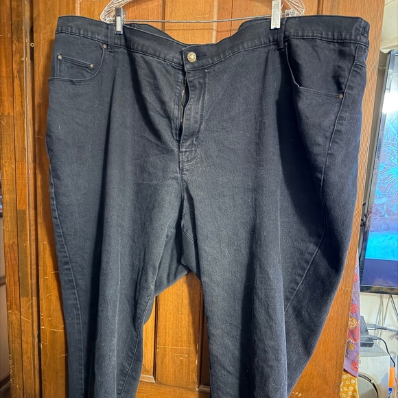 Catherine’s Right Fit Moderately Curvy - Picture 1 of 2